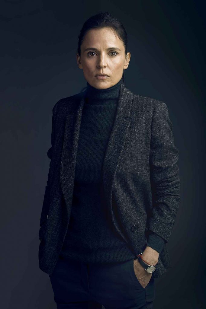 ELENA-ANAYA_Costa_baja_web-682x1024